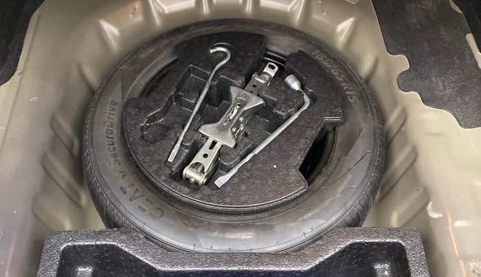 2015 Maruti Ciaz ZXI, Petrol, Manual, 73,980 km, Spare Tyre