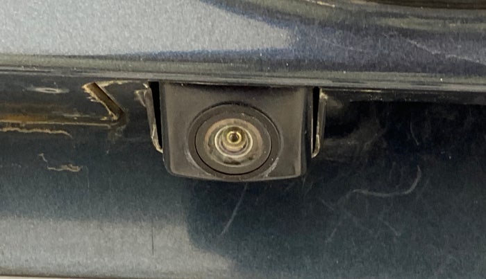 2019 Mahindra XUV300 W8 (O) 1.5 DIESEL, Diesel, Manual, 1,05,427 km, Parking Camera