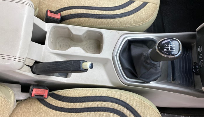 2019 Mahindra XUV300 W8 (O) 1.5 DIESEL, Diesel, Manual, 1,05,427 km, Gear Lever