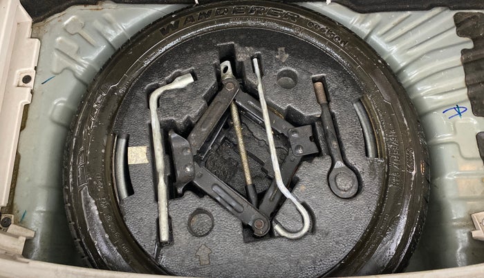 2019 Mahindra XUV300 W8 (O) 1.5 DIESEL, Diesel, Manual, 1,05,427 km, Spare Tyre