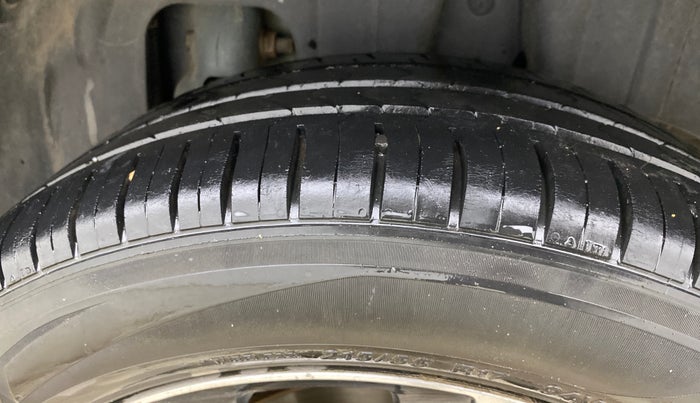 2019 Mahindra XUV300 W8 (O) 1.5 DIESEL, Diesel, Manual, 1,05,427 km, Left Rear Tyre Tread