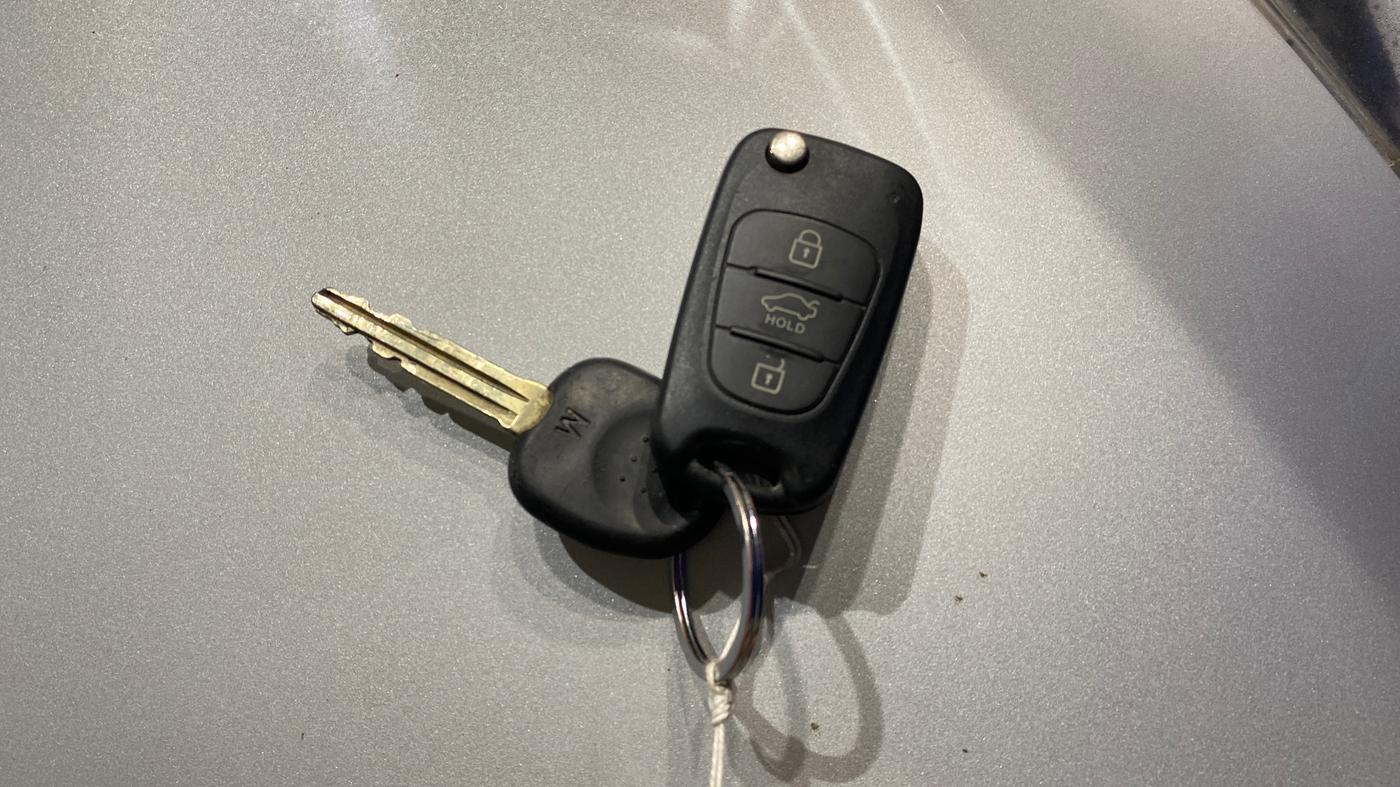 2015 Hyundai i10 SPORTZ 1.1, Petrol, Manual, 62,966 km, Key Close Up