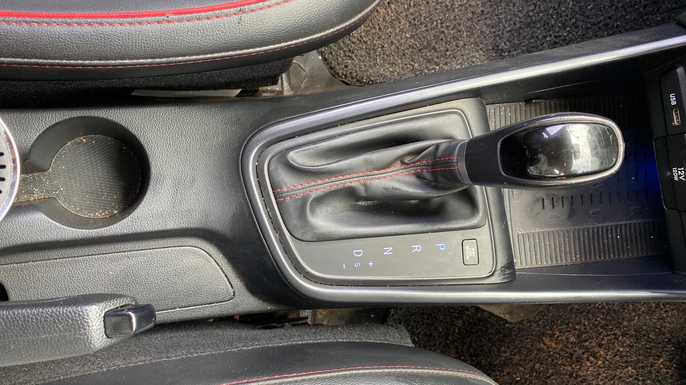 2021 Hyundai NEW I20 Asta (O) 1.0 Turbo DCT Dual Tone, Petrol, Automatic, 58,948 km, Gear Lever