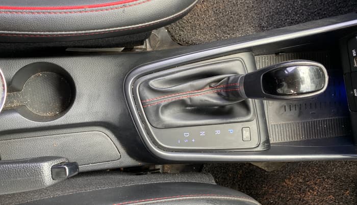 2021 Hyundai NEW I20 Asta (O) 1.0 Turbo DCT Dual Tone, Petrol, Automatic, 58,948 km, Gear Lever