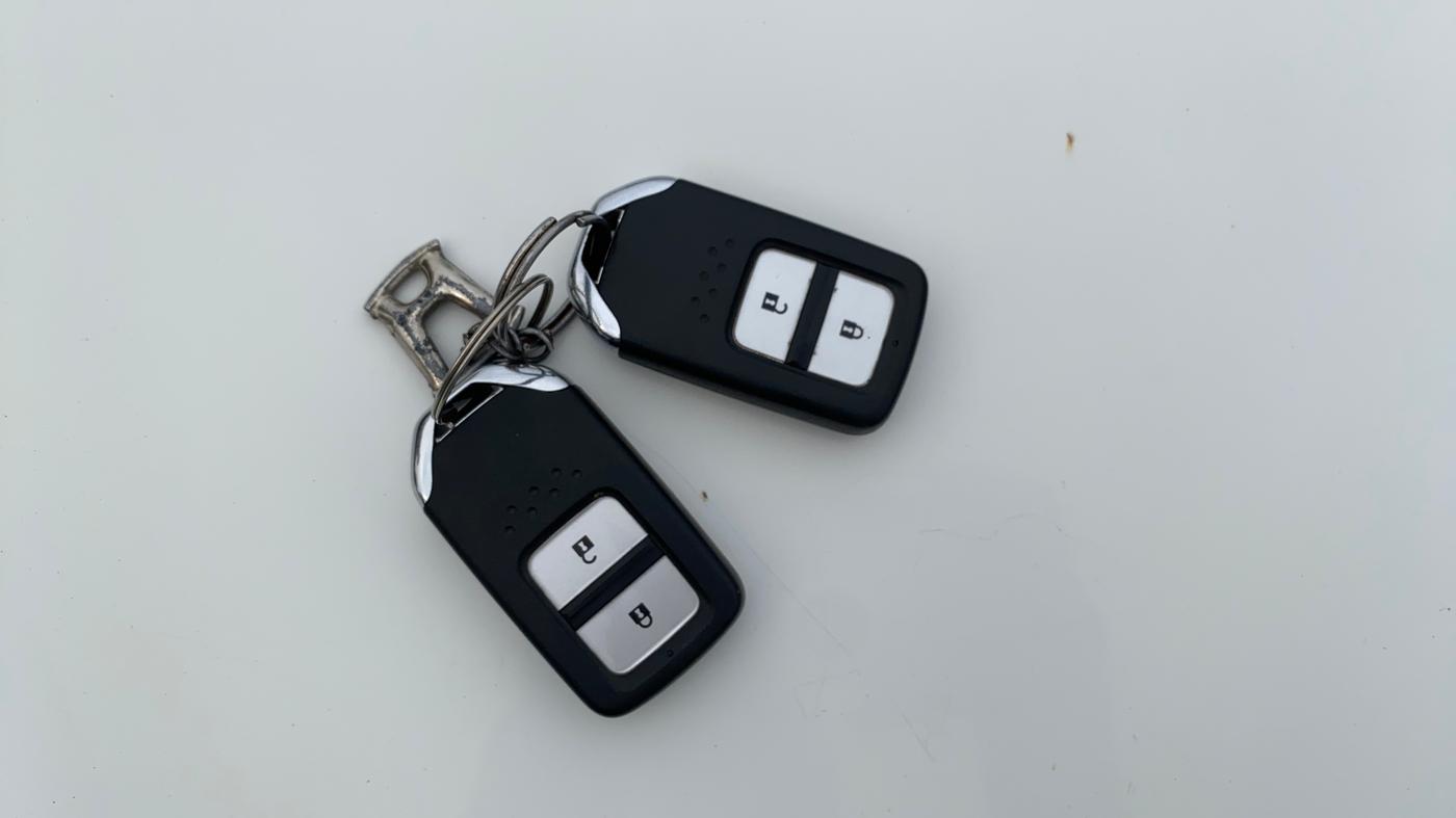 2016 Honda BR-V 1.5L I-VTEC V CVT, Petrol, Automatic, 1,04,407 km, Key Close Up