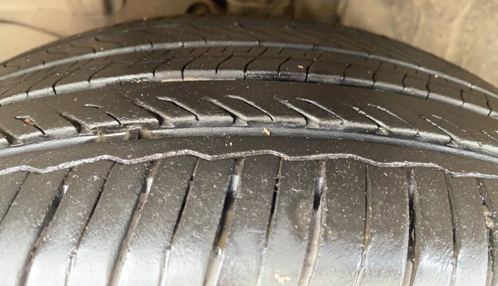 2016 Honda BR-V 1.5L I-VTEC V CVT, Petrol, Automatic, 1,04,407 km, Left Front Tyre Tread