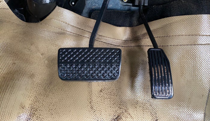 2016 Honda BR-V 1.5L I-VTEC V CVT, Petrol, Automatic, 1,04,407 km, Pedals