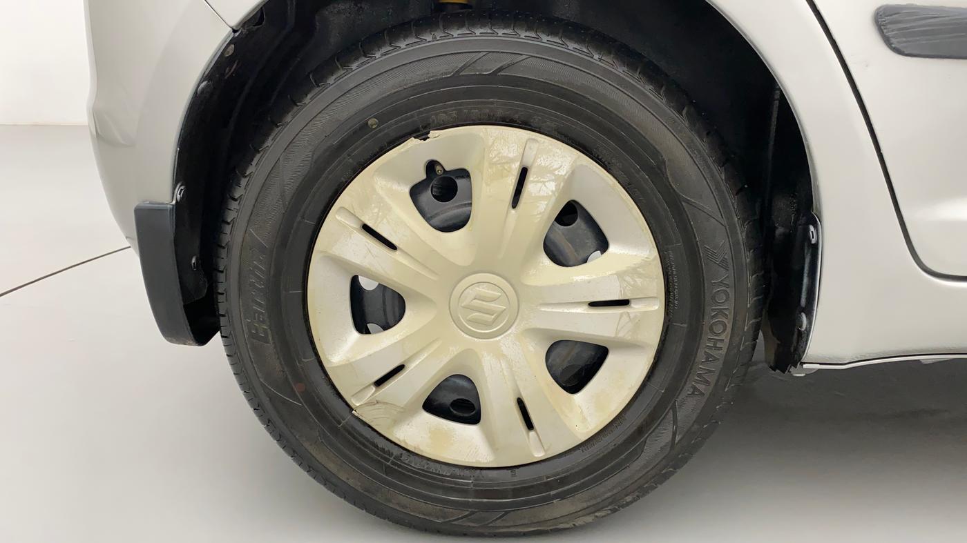 2011 Maruti Swift VXI, Petrol, Manual, 46,838 km, Right Rear Wheel