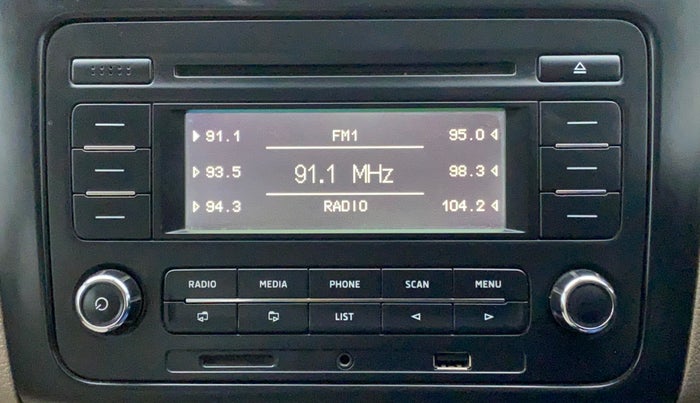 2016 Skoda Rapid AMBITION 1.6 MPI MT PLUS, Petrol, Manual, 82,482 km, Infotainment System