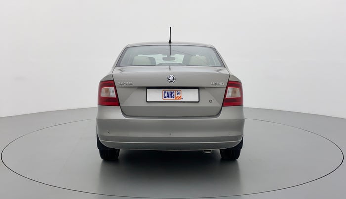2016 Skoda Rapid AMBITION 1.6 MPI MT PLUS, Petrol, Manual, 82,482 km, Back/Rear View