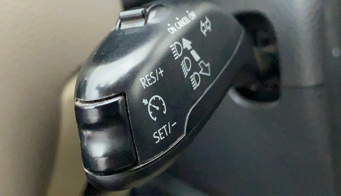 2016 Skoda Rapid AMBITION 1.6 MPI MT PLUS, Petrol, Manual, 82,482 km, Cruise Control