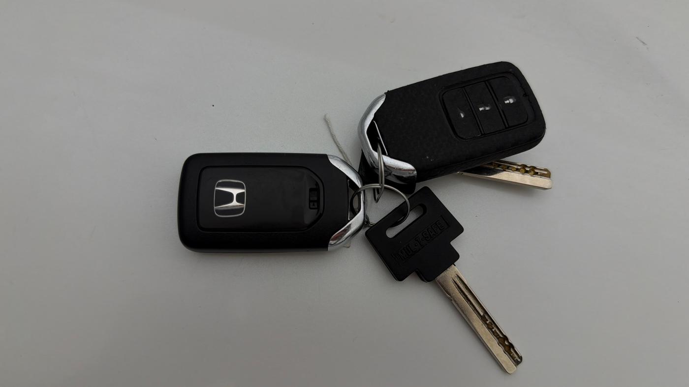 2022 Honda City 1.5L I-VTEC V MT 5TH GEN, Petrol, Manual, 18,789 km, Key Close Up
