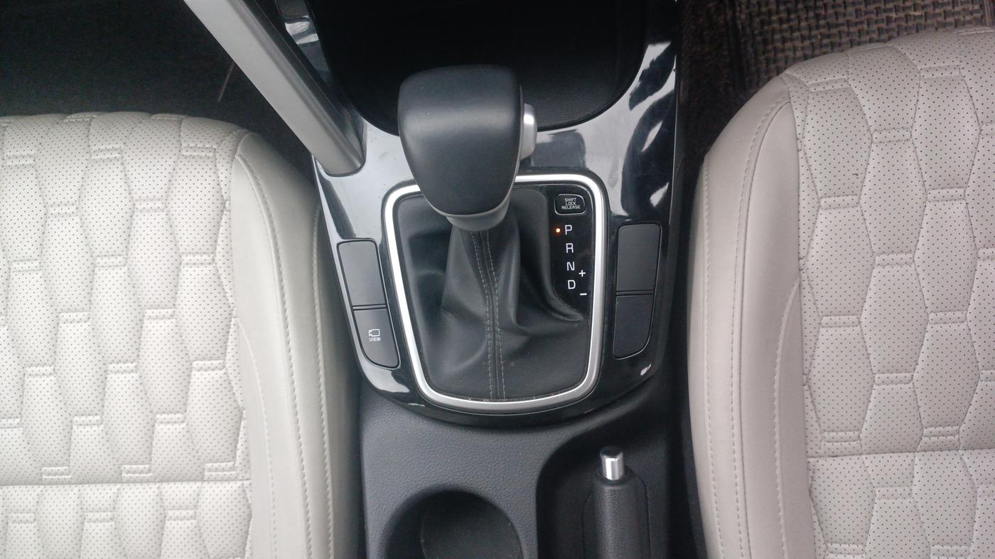 2020 KIA SELTOS HTX IVT 1.5 PETROL, Petrol, Automatic, 70,765 km, Gear Lever