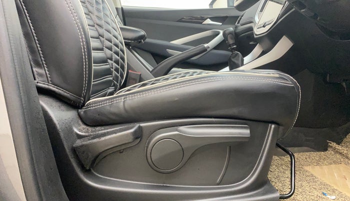 2022 MG HECTOR SHINE 1.5 PETROL TURBO MT, Petrol, Manual, 24,799 km, Driver Side Adjustment Panel