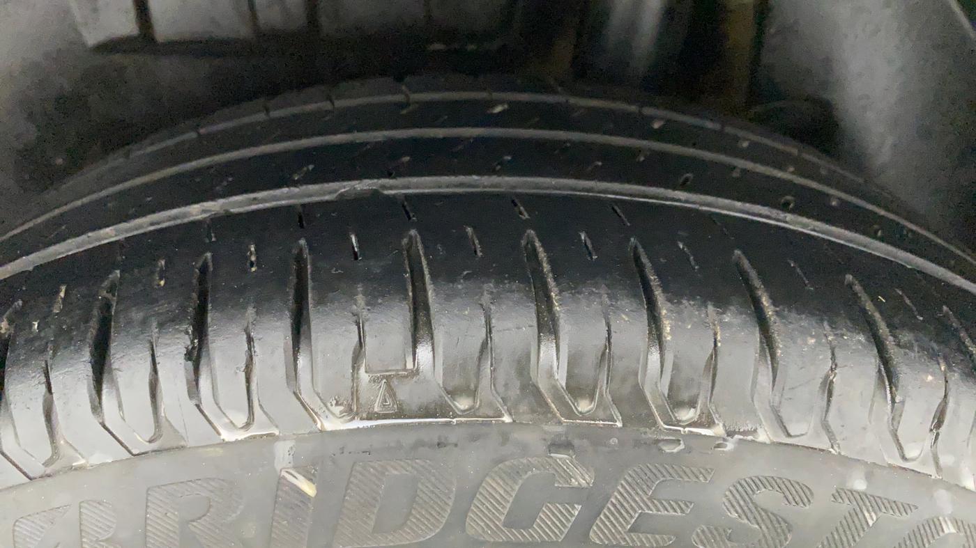 2018 Maruti Dzire ZXI AMT, Petrol, Automatic, 32,311 km, Left Rear Tyre Tread
