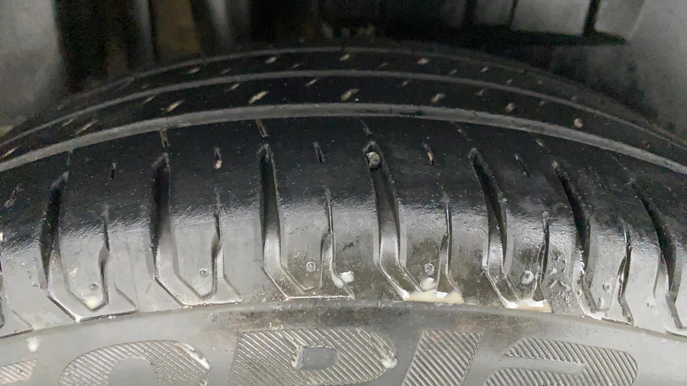 2018 Maruti Dzire ZXI AMT, Petrol, Automatic, 32,311 km, Right Rear Tyre Tread