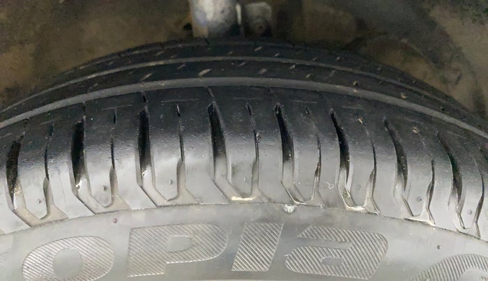2018 Maruti Dzire ZXI AMT, Petrol, Automatic, 32,311 km, Right Front Tyre Tread