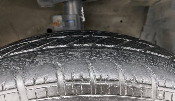 2012 Maruti Swift Dzire VDI, Diesel, Manual, 99,334 km, Right Front Tyre Tread