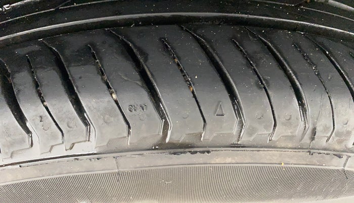 2019 Tata NEXON XM PETROL, Petrol, Manual, 88,771 km, Right Rear Tyre Tread