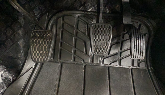 2019 Tata NEXON XM PETROL, Petrol, Manual, 88,771 km, Pedals