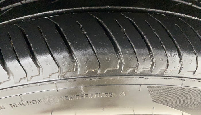 2019 Tata NEXON XM PETROL, Petrol, Manual, 88,771 km, Right Front Tyre Tread