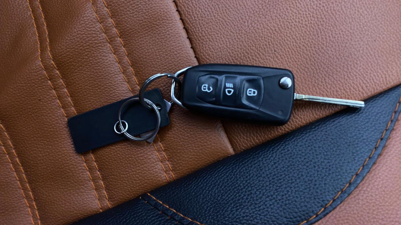 2019 Tata NEXON XM PETROL, Petrol, Manual, 88,857 km, Key Close Up