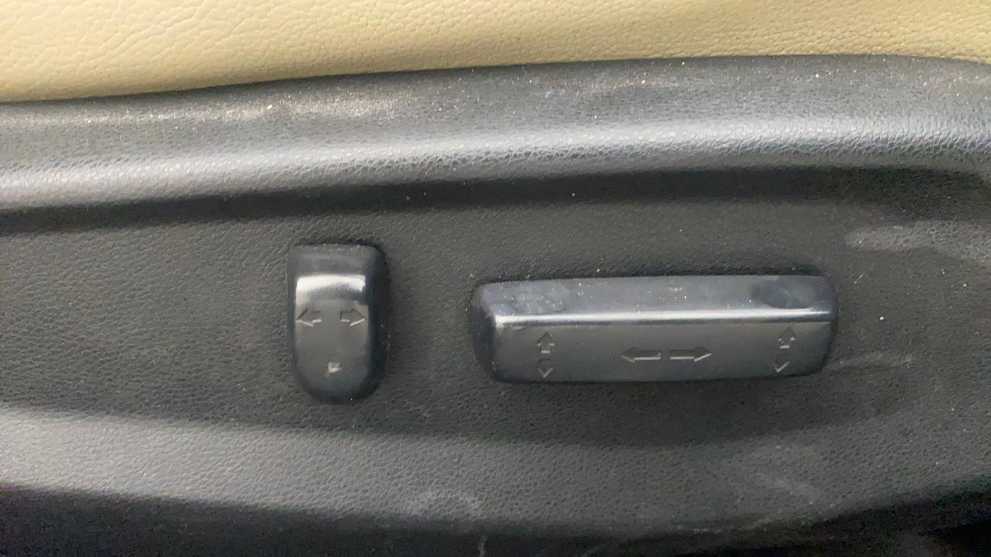 2019 Honda Civic 1.8L I-VTEC ZX CVT, Petrol, Automatic, 1,15,102 km, Driver Side Adjustment Panel