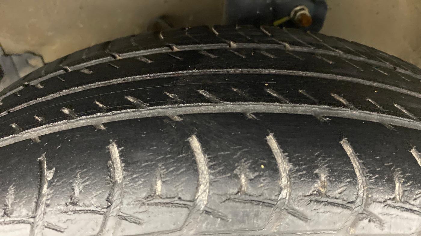 2015 Maruti Celerio VXI AGS, Petrol, Automatic, 46,601 km, Left Front Tyre Tread