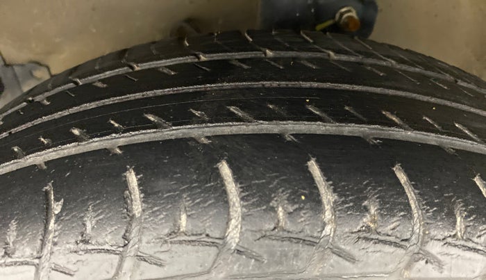 2015 Maruti Celerio VXI AGS, Petrol, Automatic, 46,601 km, Left Front Tyre Tread