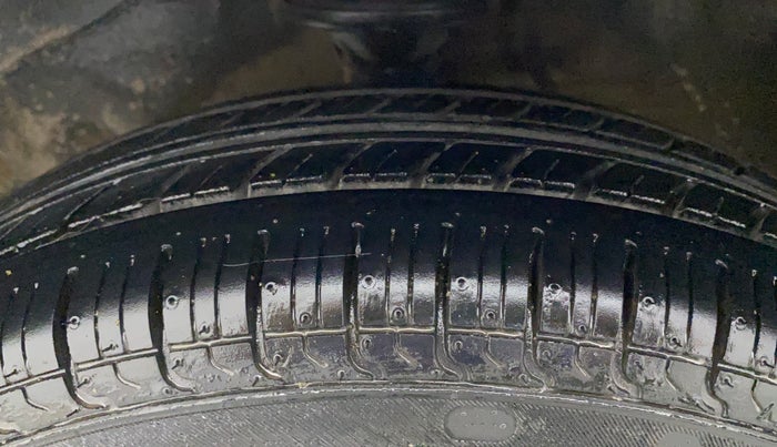 2016 Maruti Alto 800 LXI, Petrol, Manual, 75,590 km, Left Front Tyre Tread