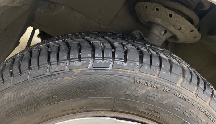 2013 Honda Amaze 1.5L I-DTEC S, Diesel, Manual, 80,191 km, Left Front Tyre Tread