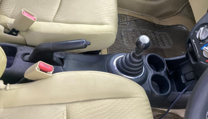 2013 Honda Amaze 1.5L I-DTEC S, Diesel, Manual, 80,191 km, Gear Lever