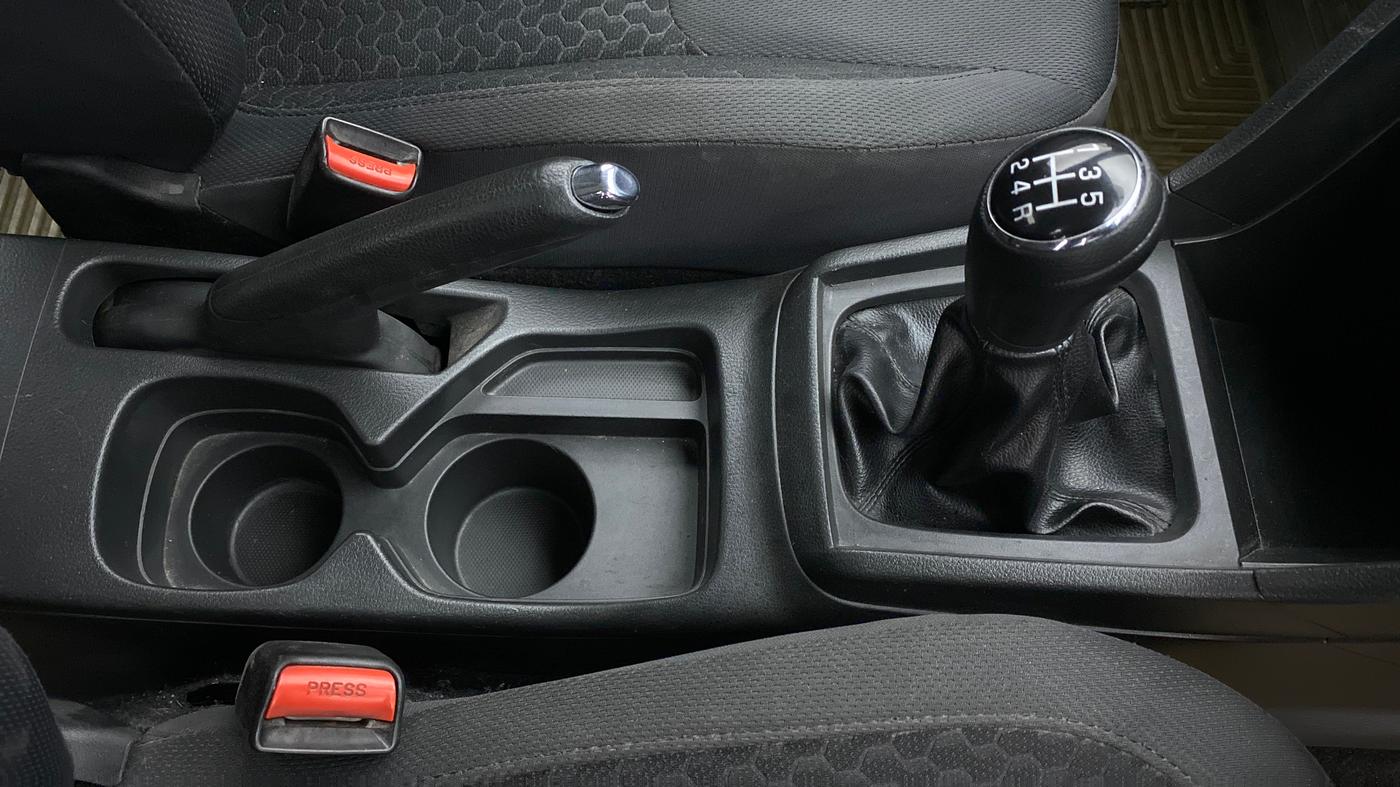 2016 Maruti Vitara Brezza ZDI, Diesel, Manual, 98,637 km, Gear Lever