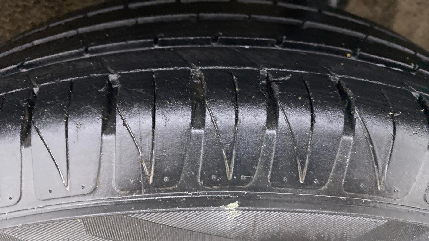 2016 Maruti Vitara Brezza ZDI, Diesel, Manual, 98,637 km, Left Rear Tyre Tread