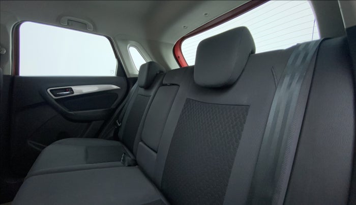2016 Maruti Vitara Brezza ZDI, Diesel, Manual, 98,637 km, Right Side Rear Door Cabin