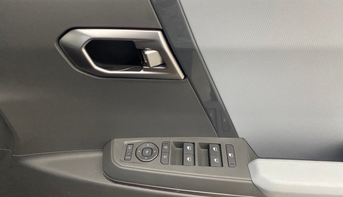 2025 KIA SYROS HTK Plus 1.0 Turbo 6MT, Petrol, Manual, 9,177 km, Driver Side Door Panels Control