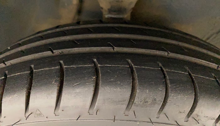 2014 Maruti Alto 800 VXI, Petrol, Manual, 58,270 km, Right Front Tyre Tread