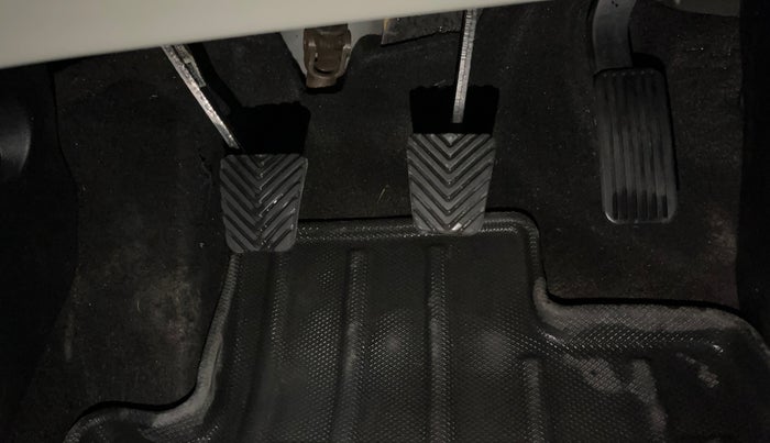 2022 KIA SELTOS HTX PETROL 1.5, Petrol, Manual, 42,408 km, Pedals