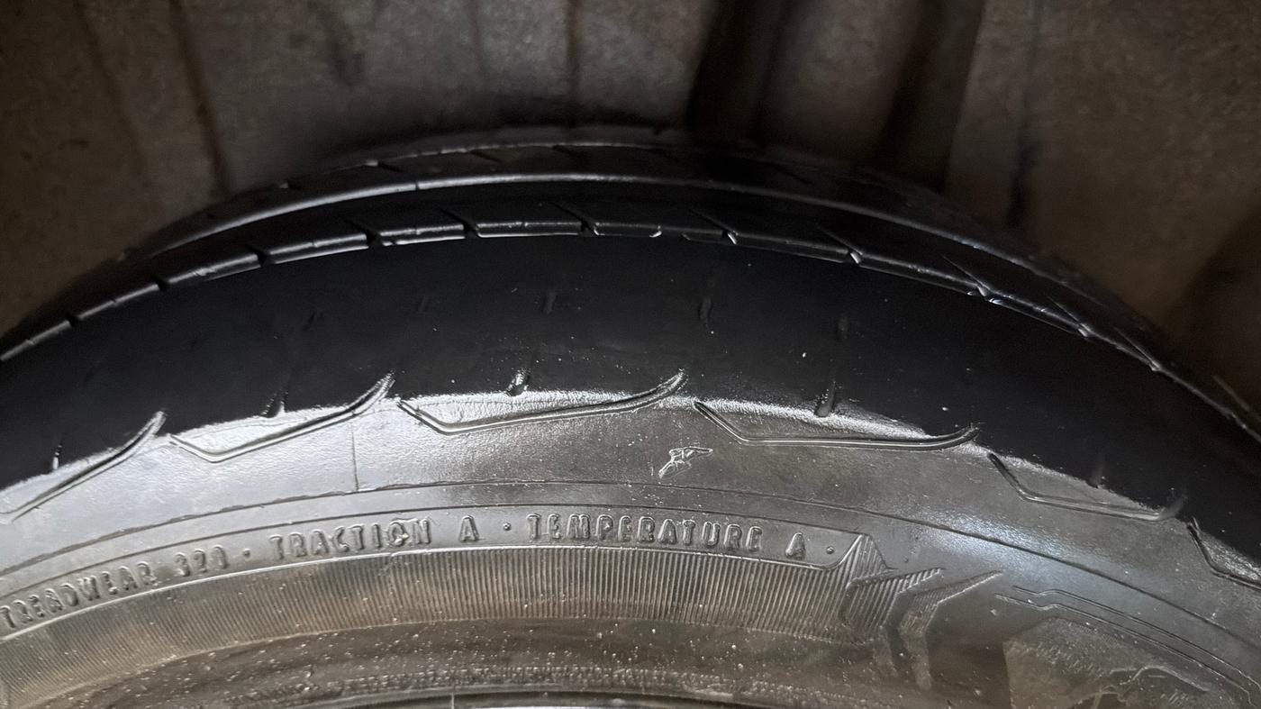 2020 Maruti Ertiga VXI CNG, CNG, Manual, 48,283 km, Left Rear Tyre Tread
