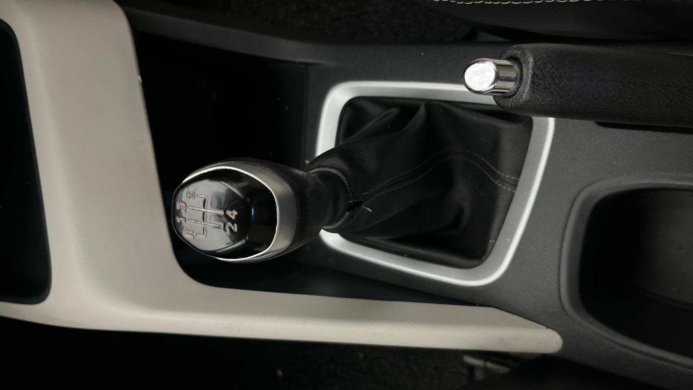2021 Nissan MAGNITE XL, Petrol, Manual, 38,101 km, Gear Lever
