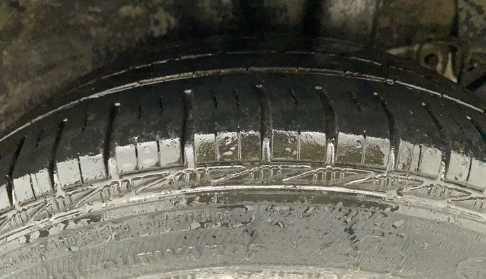 2014 Hyundai Xcent SX 1.2 (O), Petrol, Manual, 75,576 km, Left Rear Tyre Tread