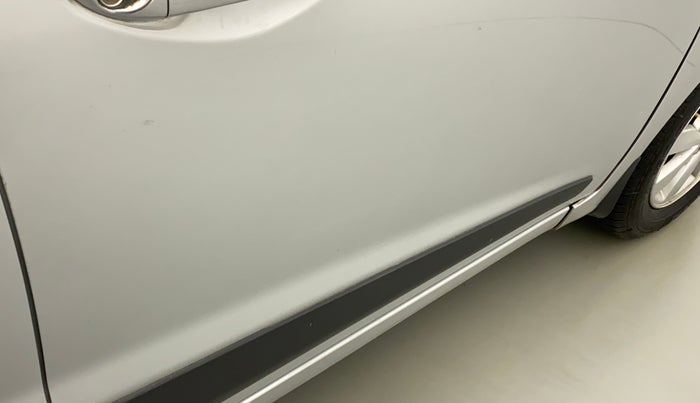 2014 Hyundai Xcent SX 1.2 (O), Petrol, Manual, 75,576 km, Driver-side door - Slightly dented