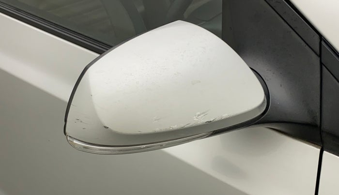 2014 Hyundai Xcent SX 1.2 (O), Petrol, Manual, 75,576 km, Right rear-view mirror - ORVM switch has minor damage