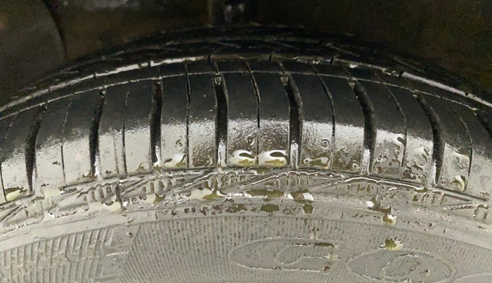 2014 Hyundai Xcent SX 1.2 (O), Petrol, Manual, 75,576 km, Left Front Tyre Tread