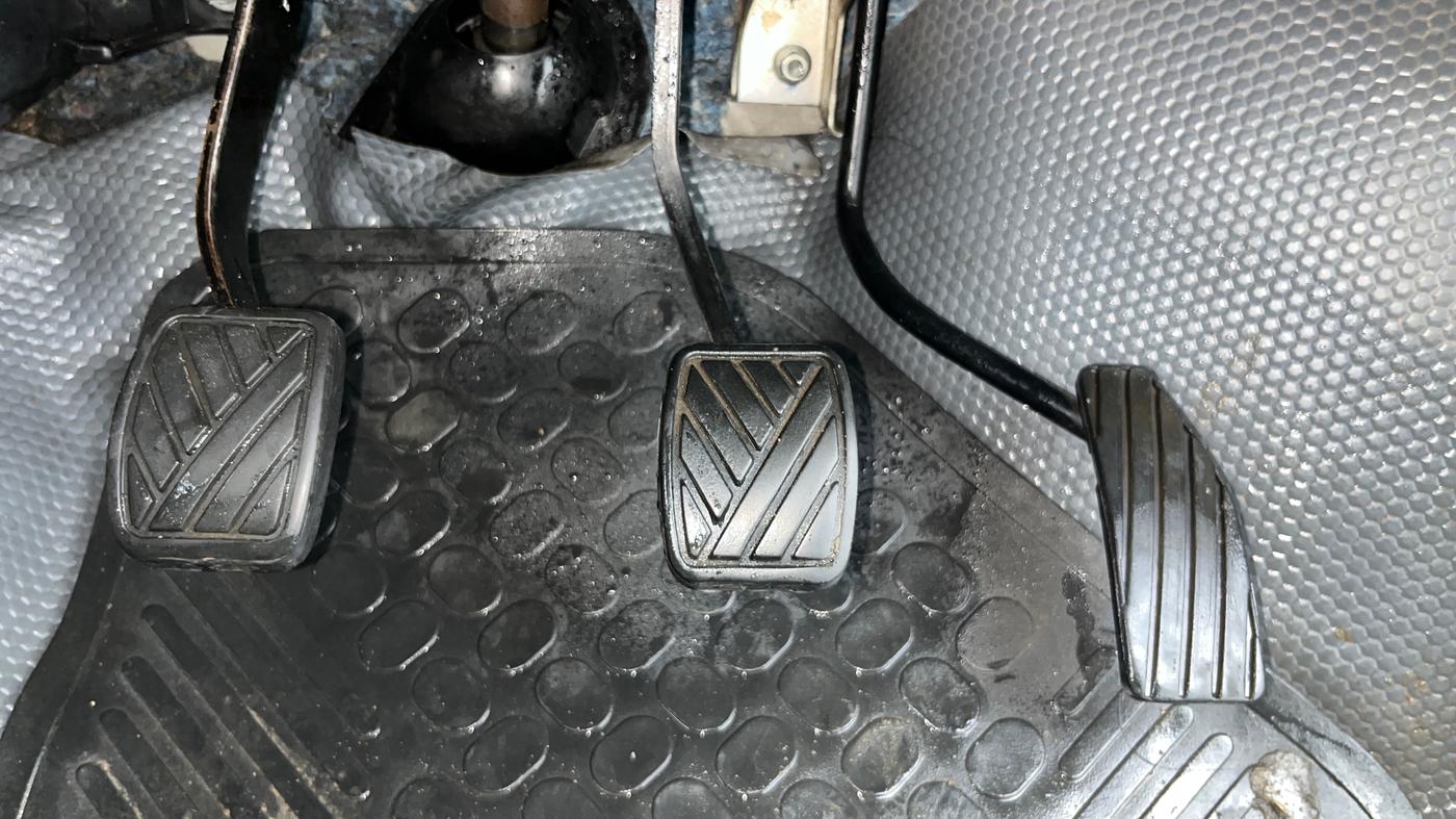 2018 Maruti Wagon R 1.0 VXI, Petrol, Manual, 61,840 km, Pedals
