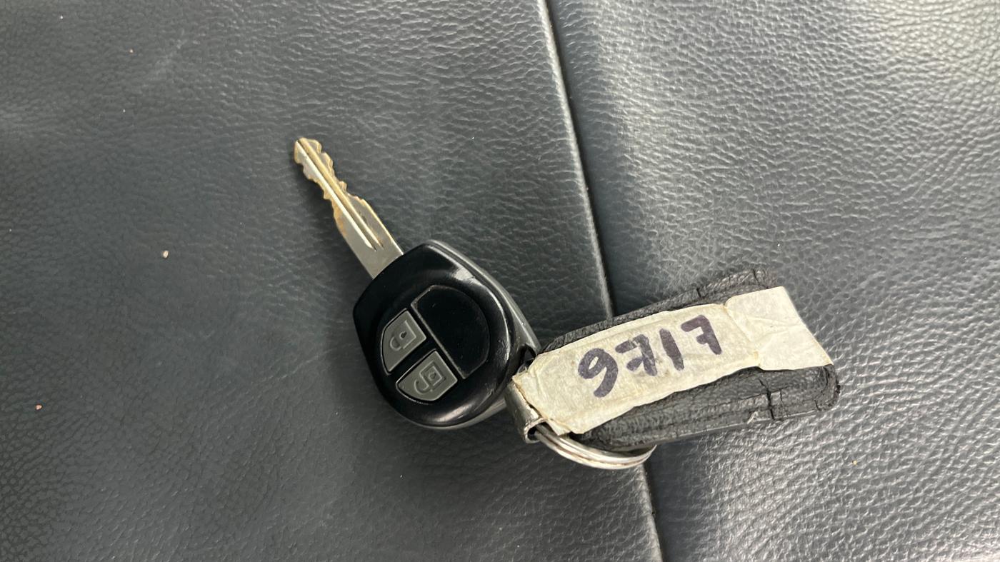 2018 Maruti Wagon R 1.0 VXI, Petrol, Manual, 61,840 km, Key Close Up