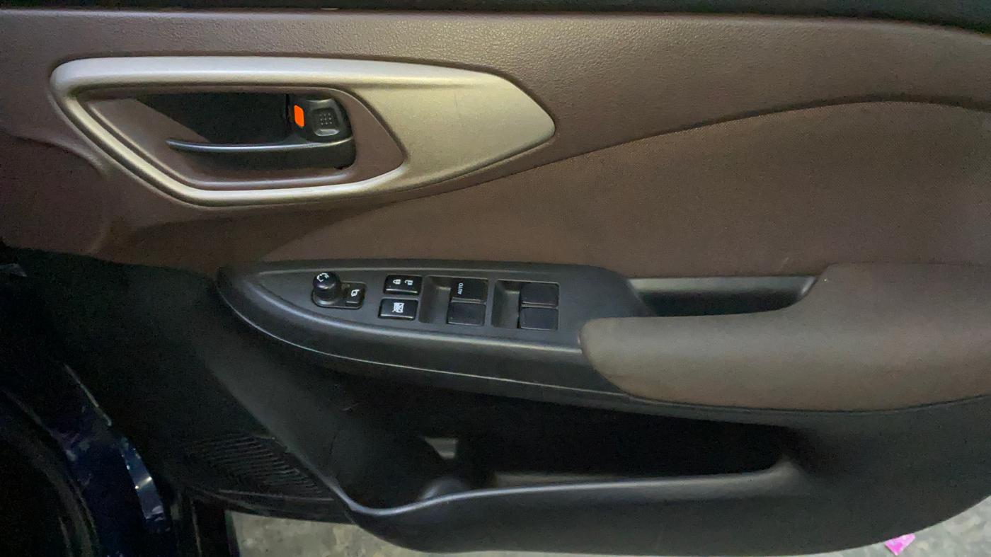 2023 Maruti FRONX DELTA PLUS 1.2L AGS, Petrol, Automatic, 23,534 km, Driver Side Door Panels Control