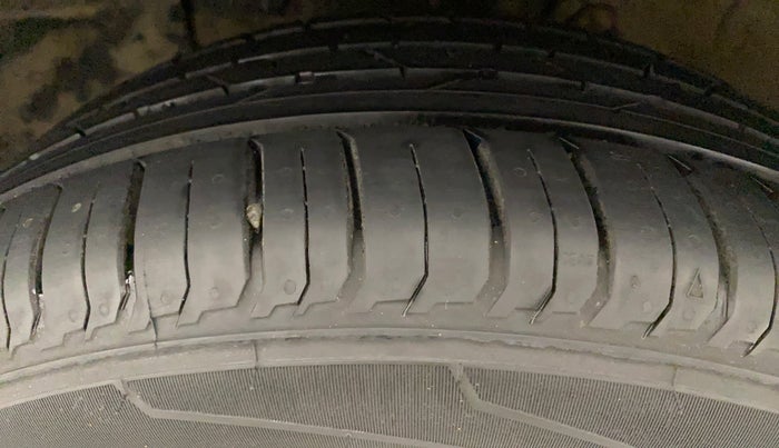 2014 Hyundai Elite i20 ASTA 1.2, Petrol, Manual, 80,824 km, Left Front Tyre Tread