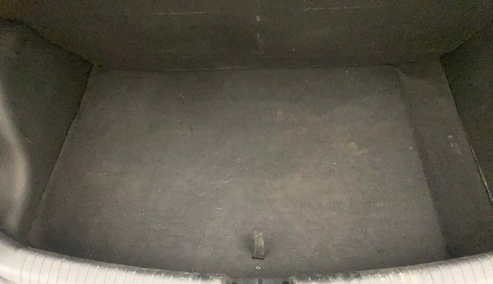 2017 Hyundai Grand i10 SPORTZ (O) AT 1.2 KAPPA VTVT, Petrol, Automatic, 31,331 km, Boot Inside