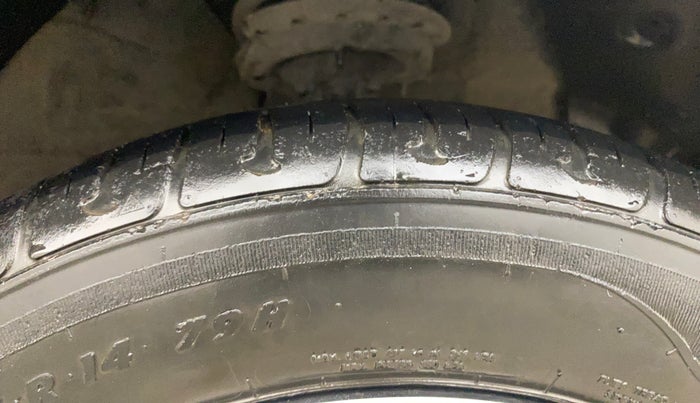 2017 Hyundai Grand i10 SPORTZ (O) AT 1.2 KAPPA VTVT, Petrol, Automatic, 31,331 km, Right Front Tyre Tread